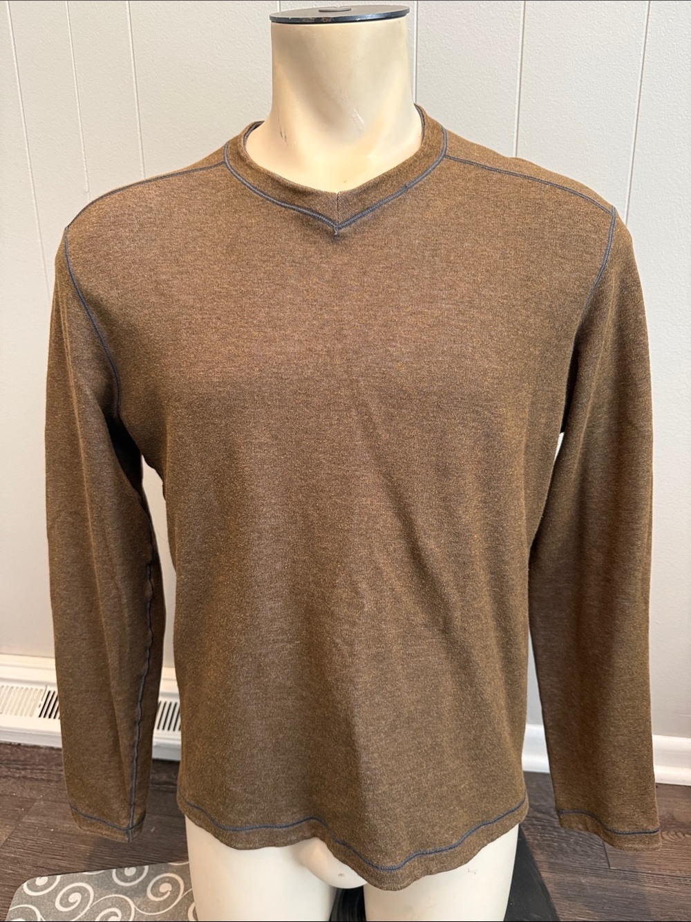 Nicoby Men's Medium Brown Gray Crewneck Sweater with Contrast Stitching